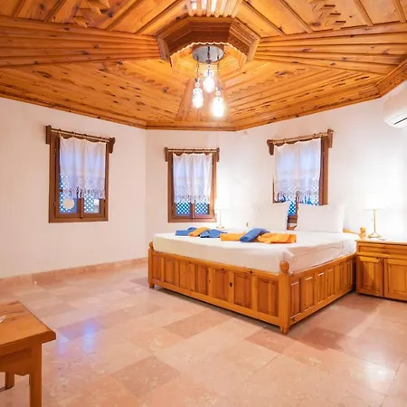 Liya Boutique & * 아키아카