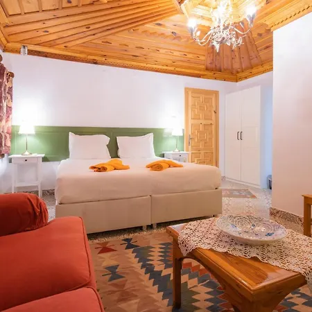 아파트 Liya Boutique & *