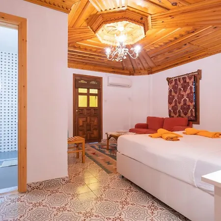 Liya Boutique & 아키아카