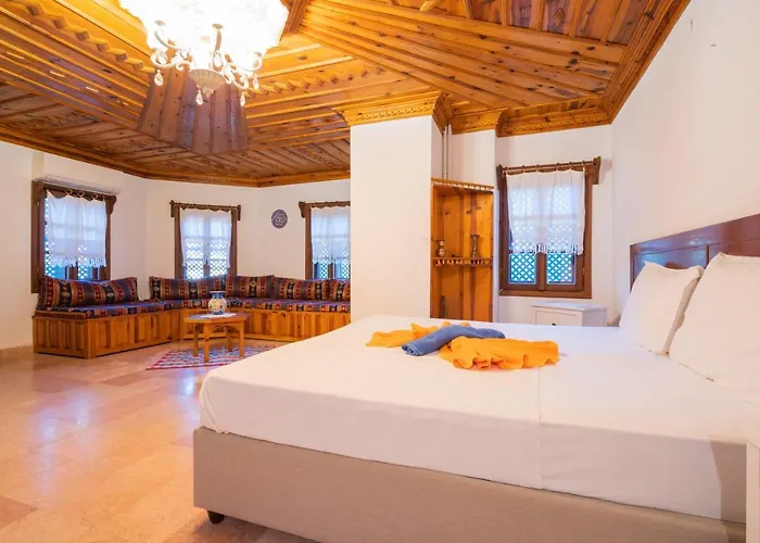 Liya Boutique & アクヤカ