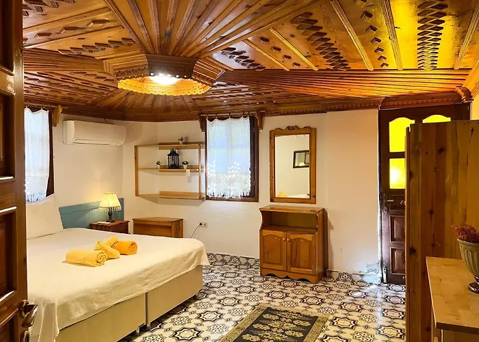 Liya Boutique & アクヤカ