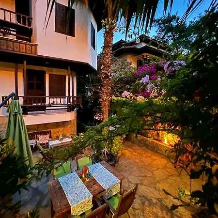 Liya Boutique & * 阿奇亚卡